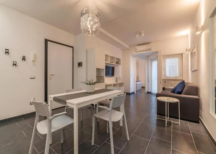 Apartment Romantic In Rome, 50 Sqm, Parking Rom